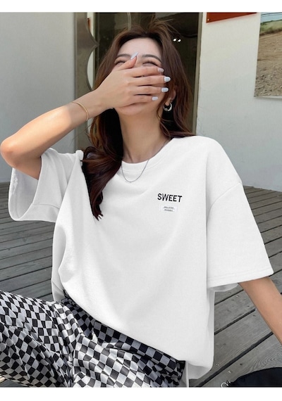 Unisex Beyaz Sweet Baskılı Oversize Tshirt 001