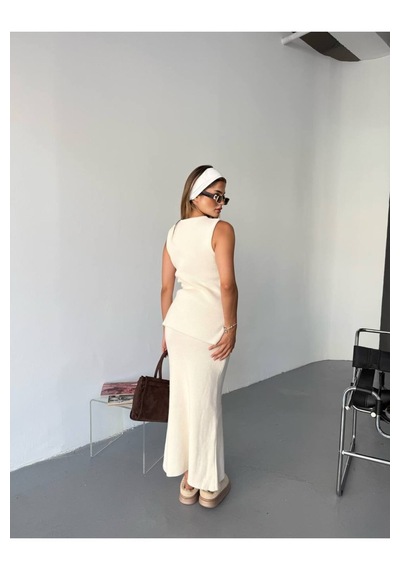 Kechi Woman Gold Aksesuarlı Etekli Triko Takım Bej