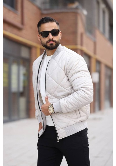 Unisex Kapitoneli Bomber Ceket - Günlük Şık & Spor Kombinlerin Vazgeçilmezi Krem Kptne Unisex Kapitoneli Bomber Ceket - Günlük Şık & Spor Kombinlerin Vazgeçilmezi Krem Kptne