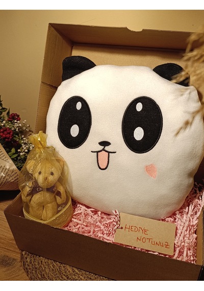 Kutulu Hediye Seti / Panda Yastık 35cm, Ayıcık Anahtarlık Ve Kalp Şeklinde Tüllü Kutu