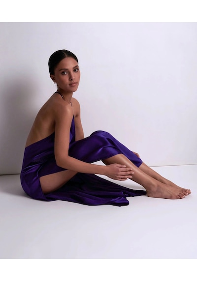 Aubade Silk Desire Uzun Gecelik Derin Dekolteli Saten Guipure Dantel Detaylı Sırt Dekolteli Elbise Mor Aubade Silk Desire Uzun Gecelik Derin Dekolteli Saten Guipure Dantel Detaylı Sırt Dekolteli Elbise Mor