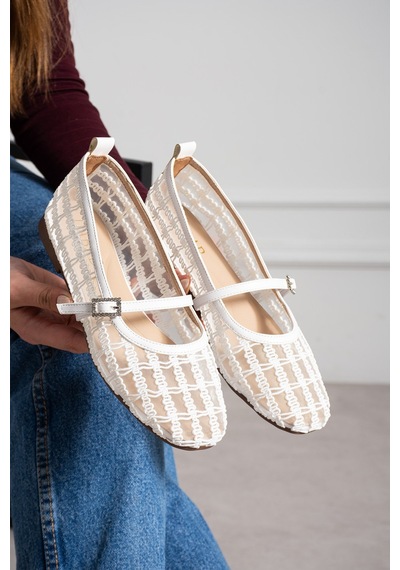 Dabab Shoes Rıvena Kadın Beyaz Tül Üzeri Nakış Detaylı Kare Burun Üstten Bantlı Düz Taban Mary Jane Babet