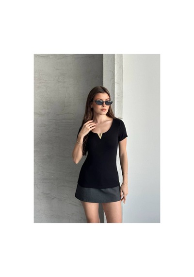 Asur Boutique Asur Butik Kadın V Demirli Esnek Kumaş Kısa Kol Body Siyah Asur Boutique Asur Butik Kadın V Demirli Esnek Kumaş Kısa Kol Body Siyah