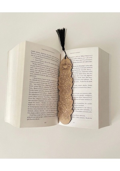Kahve Ve Çiçek Desenli Kitap Ayracı