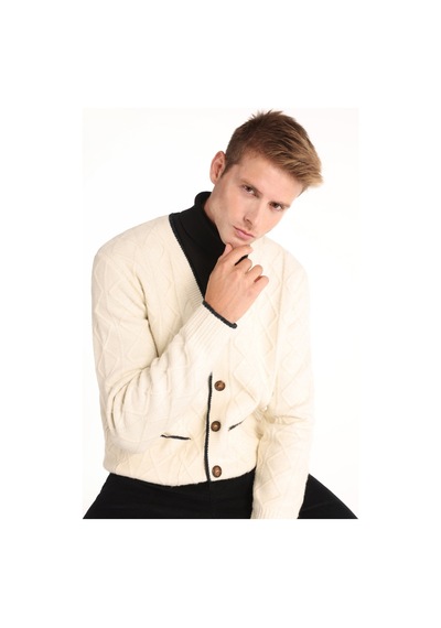 Colin's Colins Regular Fit V Yaka Triko Düğmeli Beyaz Erkek Hırka Cl1066297 Beyaz Colin's Colins Regular Fit V Yaka Triko Düğmeli Beyaz Erkek Hırka Cl1066297 Beyaz