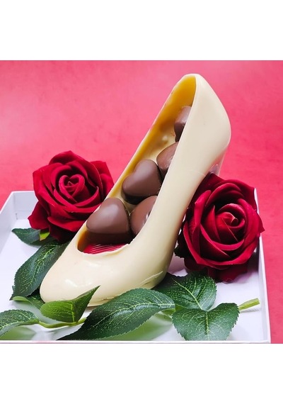 Nin Chocolate Sevgiliye Topuklu Ayakkabı Figürlü Büyük Spesiyal Çikolata Kutu