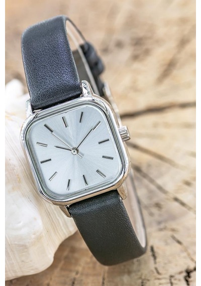 Kadın Kol Saati Siyah Deri Kordon Gümüş Kasa Kare Analog Kadran St-304454
