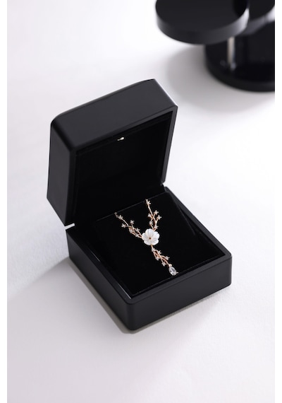 925 Ayar Gümüş Işıklı Kutuda Rose Kaplama Manolya Çiçeği Sarmaşık Kolye Rose Gold