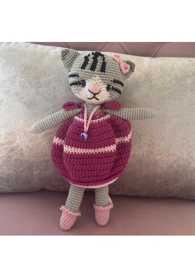 Elbiseli Gri Pisicik Amigurumi Kedi 26 Cm 001