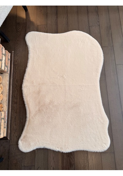 Ultra Soft Krem Yumuşak Dokulu Peluş Halı Asimetrik