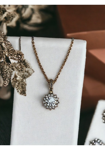 Black Diamond Kristal Taşlı Güneş Figür Kolye Beyaz