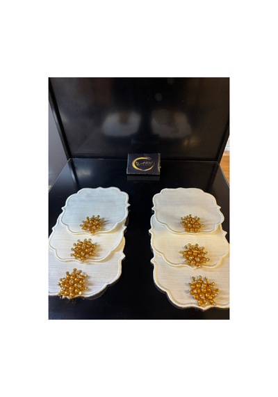 Özel Tasarım Gold Broş Taşlı 6'lı Kokteyl Peçetesi, Kahve Yanı Gold Sunum Peçetesi Renkli-beyaz-gold-gümüş-siyah Özel Tasarım Gold Broş Taşlı 6'lı Kokteyl Peçetesi, Kahve Yanı Gold Sunum Peçetesi Renkli-beyaz-gold-gümüş-siyah
