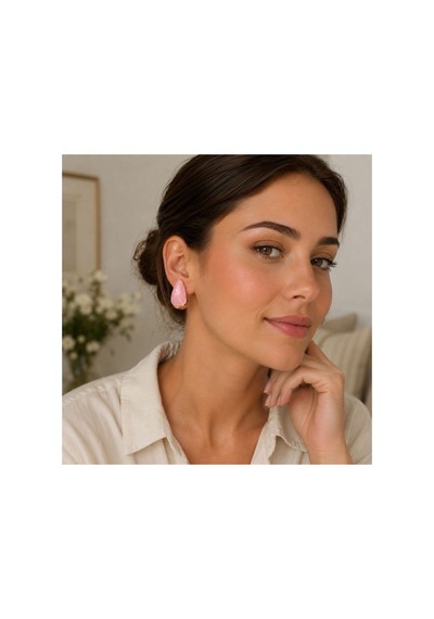 Pembe Damla Formlu Gold Detaylı Kadın Küpe Pembe - 886705505 Pembe - 886705505 Pembe