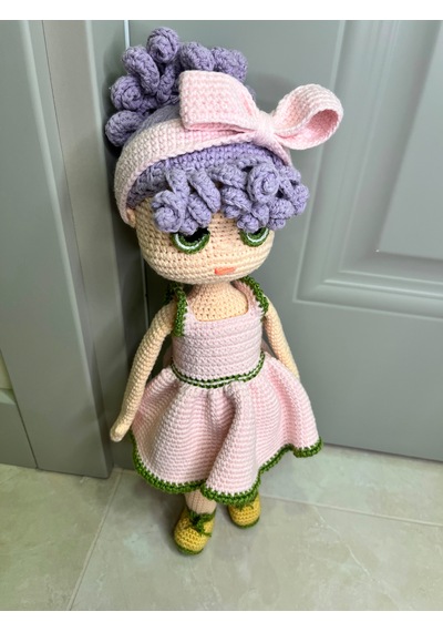 El Yapımı Amigurimi Bukle Lila Saçlı Kız Bebek&hediyelik Oyuncak 38 Cm