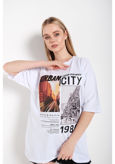 Flood Of Style Kadın Beyaz Urban Baskılı T-shirt