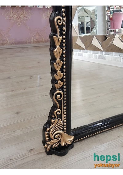 Matmazel Model Siyah Altın Renk Varaklı Ayaklı Boy Aynası Siyah