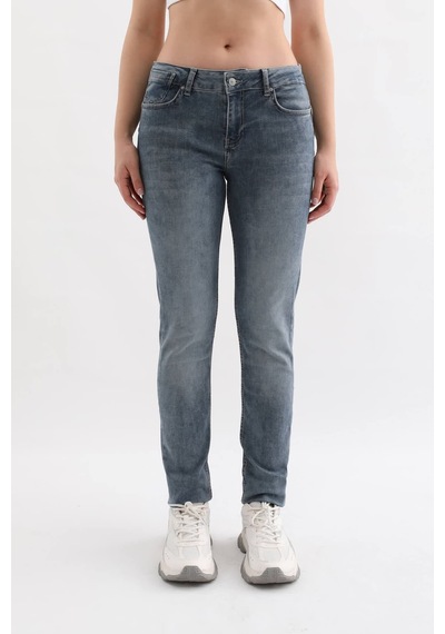 Kadın Normal Bel Likralı Slim Fit Jean Pantolon Mavi 001