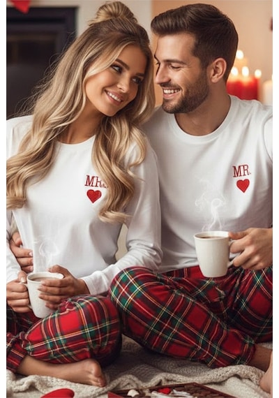 Siyah İnci Kadin Ekose Merry Christmas Baskılı Yılbaşı Temalı Örme Pijama Takım 7970 Ekru Kalp