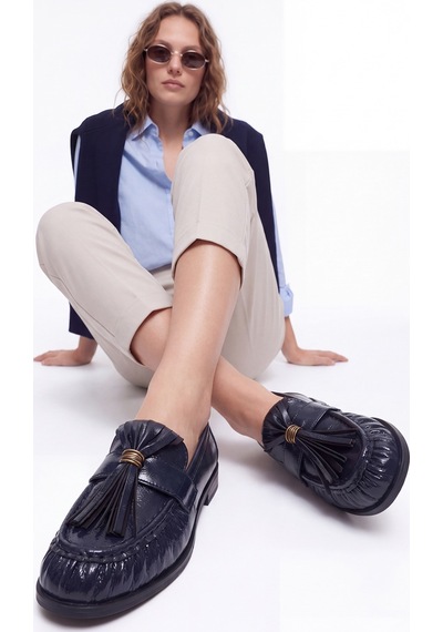 Luvi Shoes Marston Lacivert Kırışık Rugan Püsküllü Kadın Loafer Ayakkabı