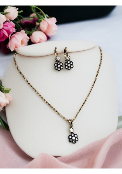 Papatya Figürlü Zirkon Taşlı Minimal Kolye Ve Küpe Seti Beyaz