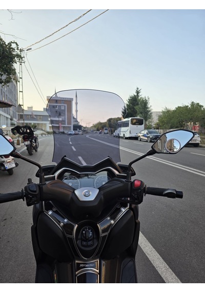 Motocam Yamaha Xmax Ön Cam 2018-2022 Model 65cm Füme Renkli 4mm