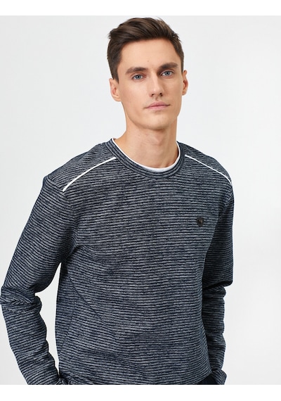 Koton Bisiklet Yaka Logo Detaylı Omzu Çizgili Slim Fit Kazak Lacivert 0yam91584gk