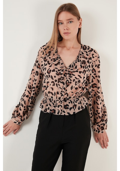 Lela Leopar Desenli Fırfırlı V Yaka Tül Bayan Bluz 611Kb2034 Leopar Lela Leopar Desenli Fırfırlı V Yaka Tül Bayan Bluz 611Kb2034 Leopar