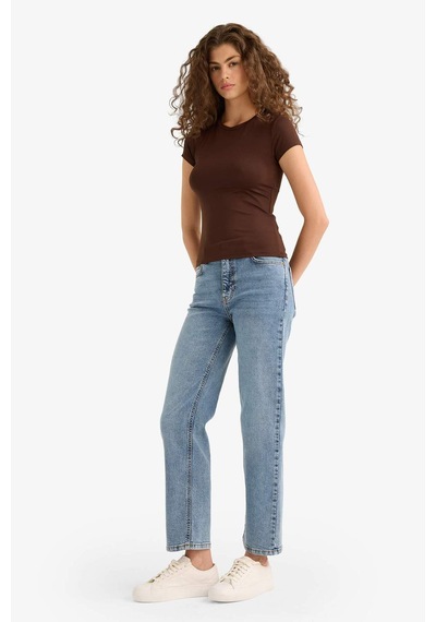 Defacto Slim Fit Dar Kesim Bisiklet Yaka Basic Düz Siyah Kısa Kollu Tişört F7768ax25aubn341 Kahve