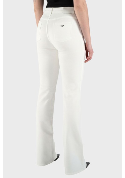 Emporio Armani Pamuklu Orta Bel Genişleyen Paça Jeans Bayan Kot Pantolon Ew001504 Af14967 M0001 Beyaz Emporio Armani Pamuklu Orta Bel Genişleyen Paça Jeans Bayan Kot Pantolon Ew001504 Af14967 M0001 Beyaz