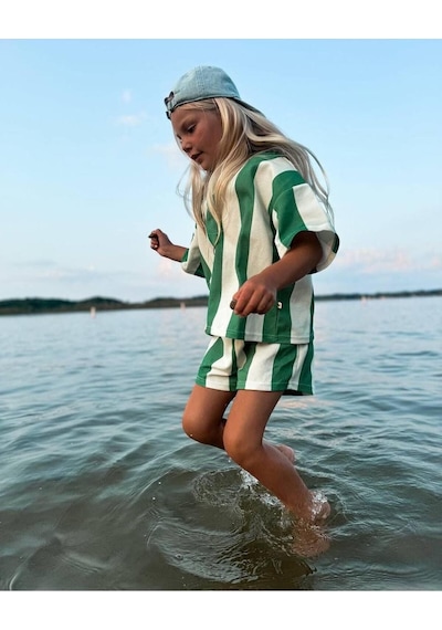 Lolliboomkids Yeşil Beyaz Çizgili Oversize Çocuk Şortlu Takım Rahat Ve Şık Yazlık Takım Yeşil Beyaz Yeşil - Beyaz Lolliboomkids Yeşil Beyaz Çizgili Oversize Çocuk Şortlu Takım Rahat Ve Şık Yazlık Takım Yeşil Beyaz Yeşil - Beyaz