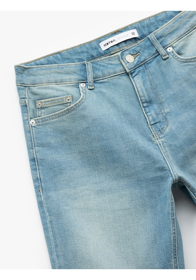 Koton Katlamalı Paça Bermuda Slim Fit Denim Şort Açık İndigo 5sam40003ıd Açık İndigo Koton Katlamalı Paça Bermuda Slim Fit Denim Şort Açık İndigo 5sam40003ıd Açık İndigo