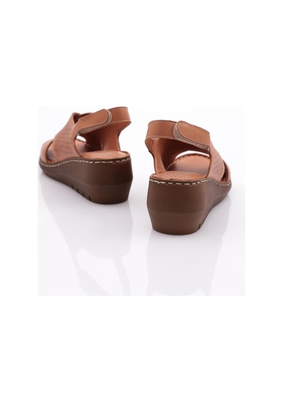 Dgn 1000 Kadin Delikli Kalin Topuk Sandalet 1000-2495-R1755 Taba