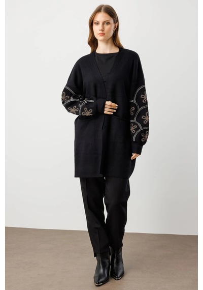 On Fashion Kadın Çiçek İşlemeli Torba Cepli Siyah Hırka 60904 Siyah