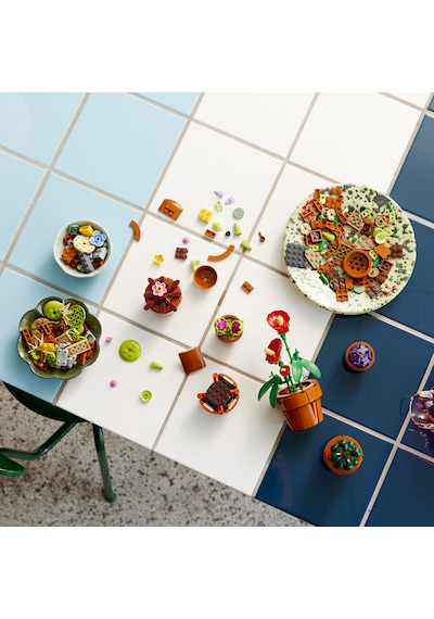 LEGO® Botanicals Minik Bitkiler 10329 – Yetiskinler için Farkli Türlerde 9 Bitki Içeren Yapay Çiçek Modeli Yapim Seti (758 Parça)