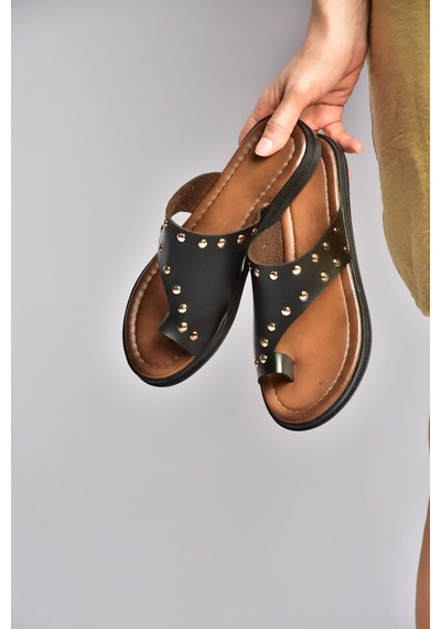 Fox Shoes Y390450403 Siyah Hakiki Deri Zımba Detaylı Kadın Terlik