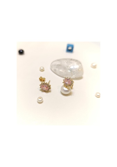 9.9 MM Vidalı Oval Pembe Tek Taş Küpe 14 Ayar Altın