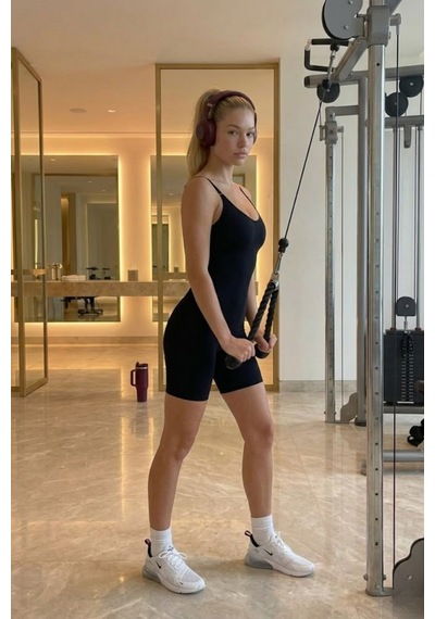 Fit Women Kadın Havuz Yaka Esnek Siyah Dikişsiz Body