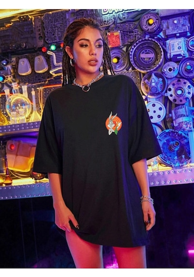 Tarzsokak Kadın Beyaz Bugs Bunny Logo Baskılı Oversize T-shirt Siyah