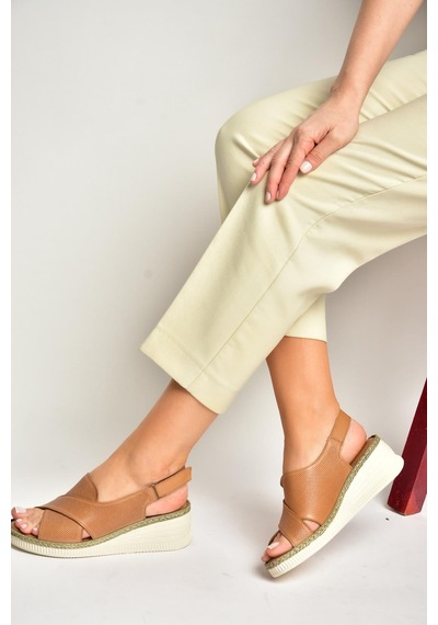 Fox Shoes Y555511403 Taba Hakiki Deri Dolgu Tabanlı Kadın Sandalet