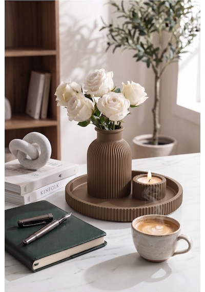 Senfoni Vazo Dekoratif Set - Modern Minimalist Estetik Tasarım Dekoratif Set - Pilli Mum, Mumluk Ve Tepsi Dahil Ev Ofis Salon Dekorasyonu İçin Şık Kompozisyon - Ahenk Tasarım Kahverengi Senfoni Vazo Dekoratif Set - Modern Minimalist Estetik Tasarım Dekoratif Set - Pilli Mum, Mumluk Ve Tepsi Dahil Ev Ofis Salon Dekorasyonu İçin Şık Kompozisyon - Ahenk Tasarım Kahverengi