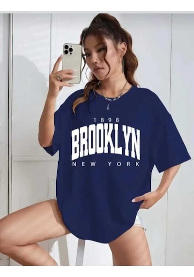 Kozia Outdoors Malkoçbey Broklıyn Baskılı Oversize Unisex Basic O Yaka T-shirt Lacivert Kozia Outdoors Malkoçbey Broklıyn Baskılı Oversize Unisex Basic O Yaka T-shirt Lacivert