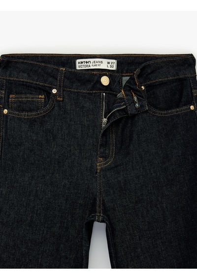 Koton Normal Bel Dar Kesim İspanyol Paça Jean Pantolon - Flare Jeans Koyu İndigo 6sal40108md Indigo Koton Normal Bel Dar Kesim İspanyol Paça Jean Pantolon - Flare Jeans Koyu İndigo 6sal40108md Indigo