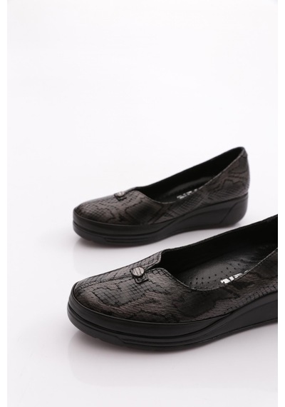Dgn 106 Kadin Comfort Ayakkabi Siyah Yılan