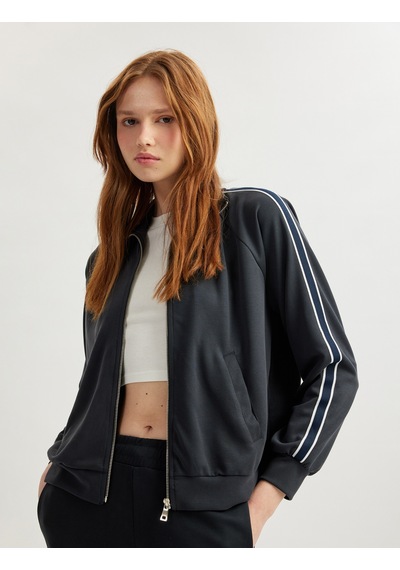 Koton Modal Karışımlı Çizgili Cepli Dik Yaka Tam Fermuarlı Sweatshirt Siyah 5sak10132ek Siyah Koton Modal Karışımlı Çizgili Cepli Dik Yaka Tam Fermuarlı Sweatshirt Siyah 5sak10132ek Siyah