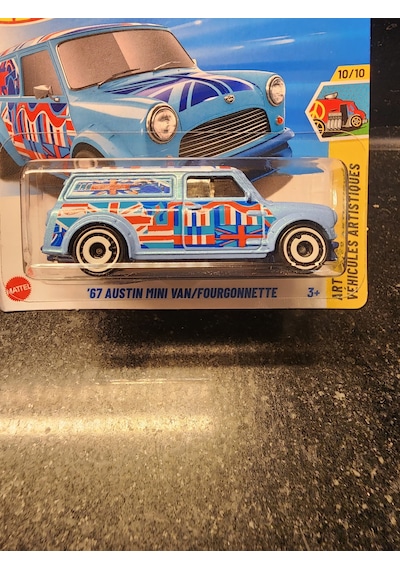 Hot Wheels 1/64 '67 Austin Mini Van