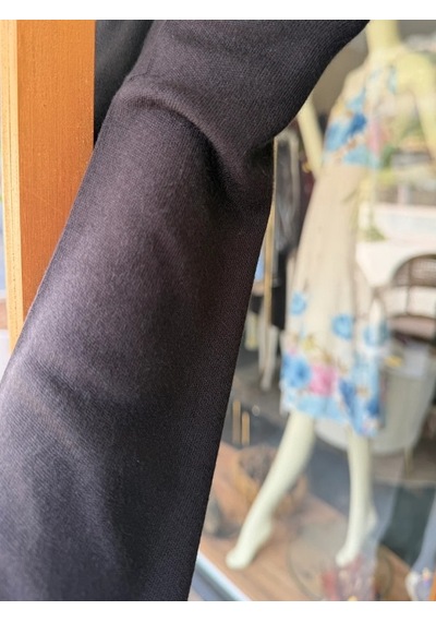 Mirve Butik V Yaka Yumoş Merserize Bluz Siyah