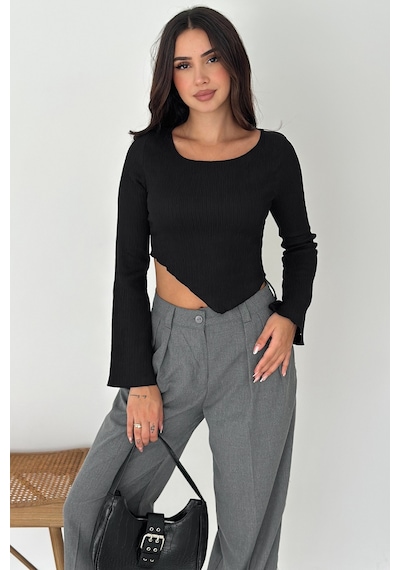 Noa & Noa İspanyol Kol Ribanalı Sivri Etek Uçlu Crop Bluz Modern & Vücuda Oturan Stil Siyah Noa & Noa İspanyol Kol Ribanalı Sivri Etek Uçlu Crop Bluz Modern & Vücuda Oturan Stil Siyah