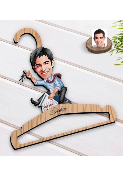 Kişiye Özel Erkek Emlakçı Karikatürlü Standart Boy Ahşap Elbise A