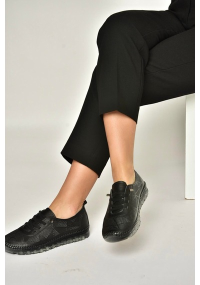 Fox Shoes Y555024103 Siyah Hakiki Deri Comfort Ortopedik Taban Kadın Ayakkabı Siyah