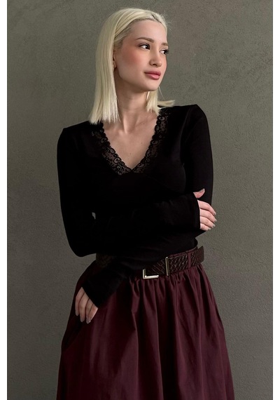 Madmext Siyah V Yaka Dantelli Kadın Bluz Mg2633 Siyah
